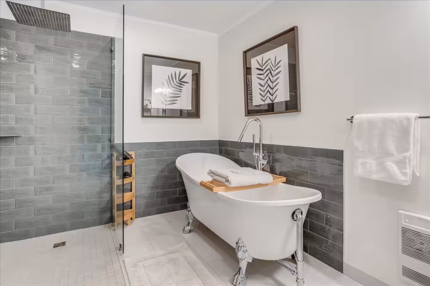 Kootenay Getaway Main Floor — lake-view home near Ainsworth 6