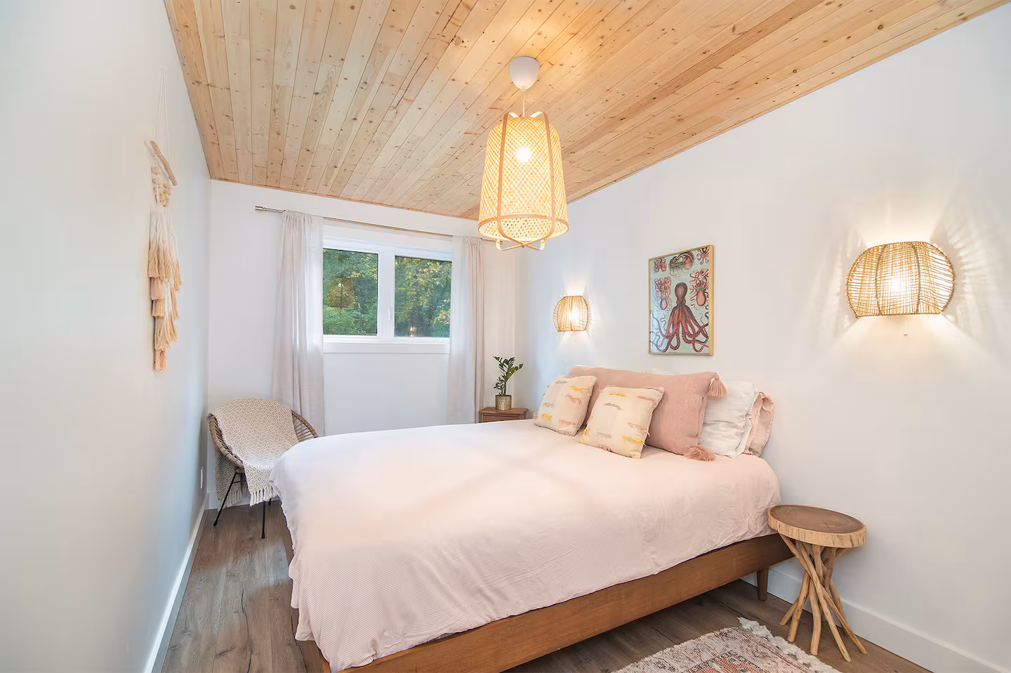 SHELTER Unit A — Scandinavian-inspired oceanfront suite 9