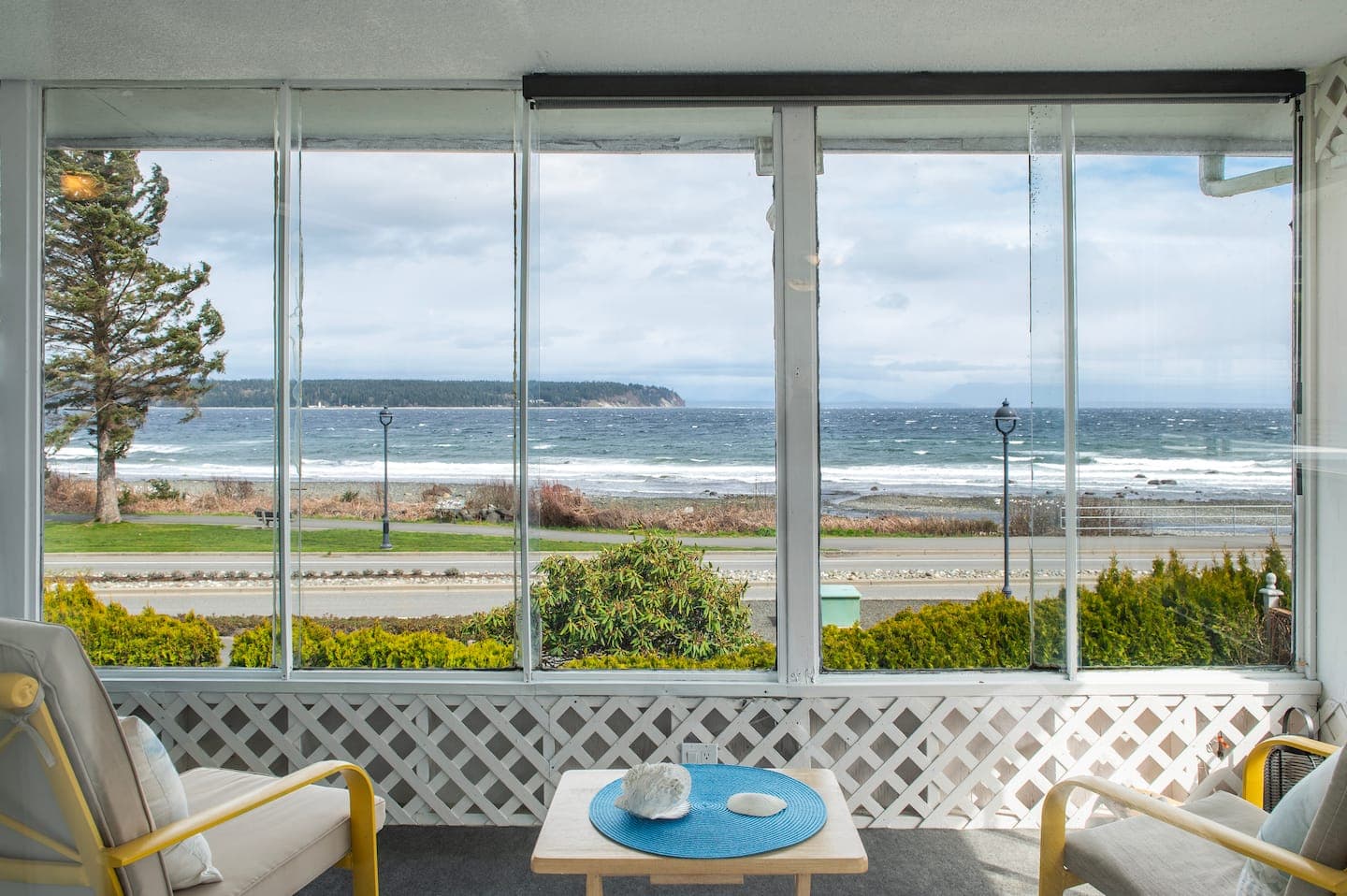 The Whale House South — oceanfront suite on Campbell River's Seawalk 1