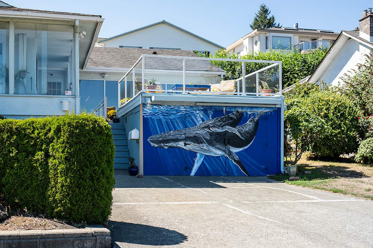 The Whale House Duplex — oceanfront duplex on Campbell River's Seawalk 1