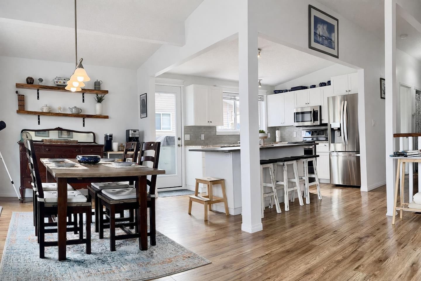 Seaview Suite — elevated deck with panoramic ocean views in Campbell River 2