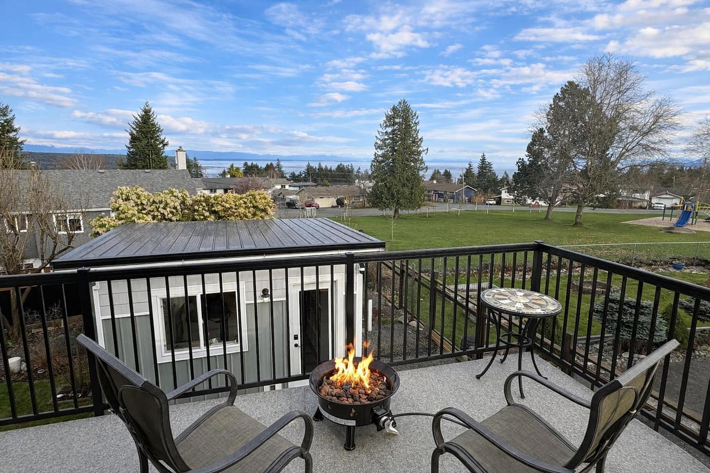 Seaview Suite — elevated deck with panoramic ocean views in Campbell River 3