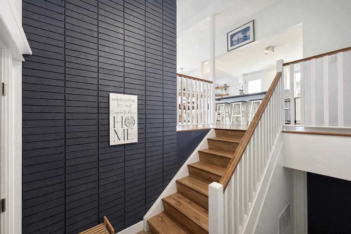 Seaview Suite — elevated deck with panoramic ocean views in Campbell River 4
