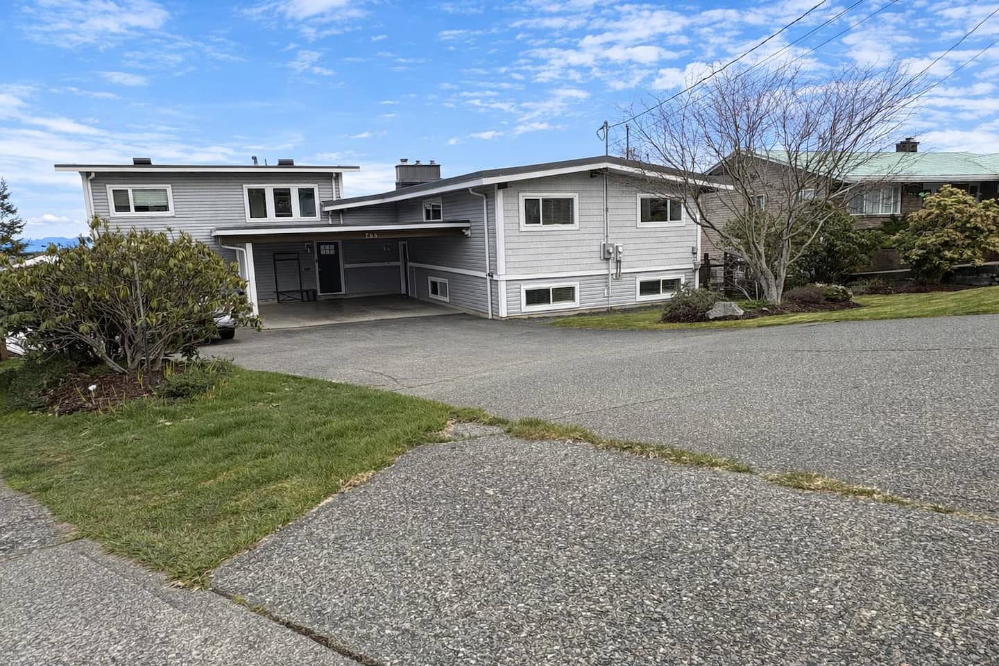Seaview Suite — elevated deck with panoramic ocean views in Campbell River 7