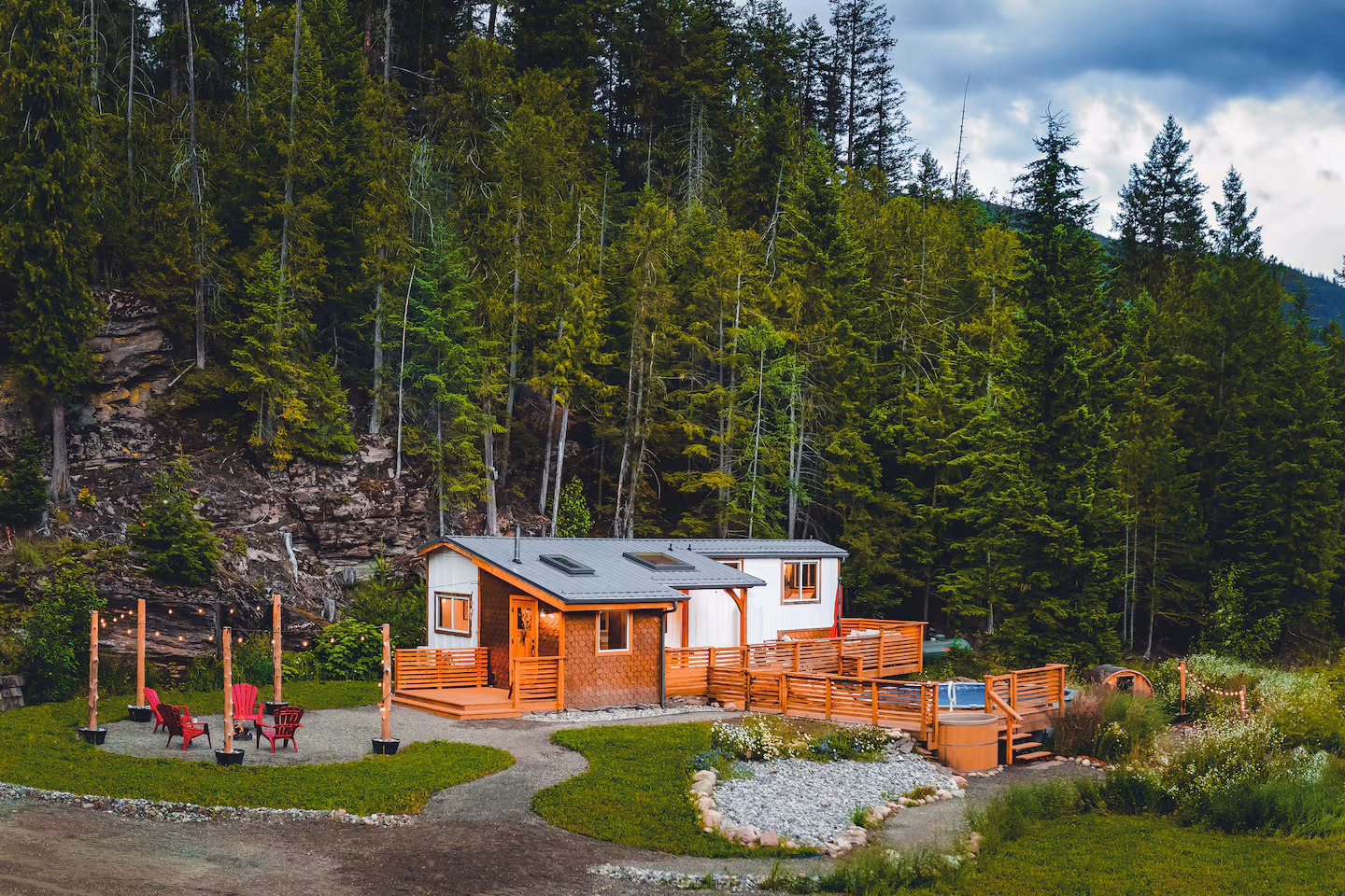 Enchanted Bluff House — secluded retreat in Meadow Creek 1