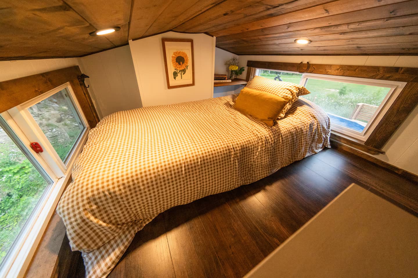 Enchanted Bluff House — secluded retreat in Meadow Creek 3