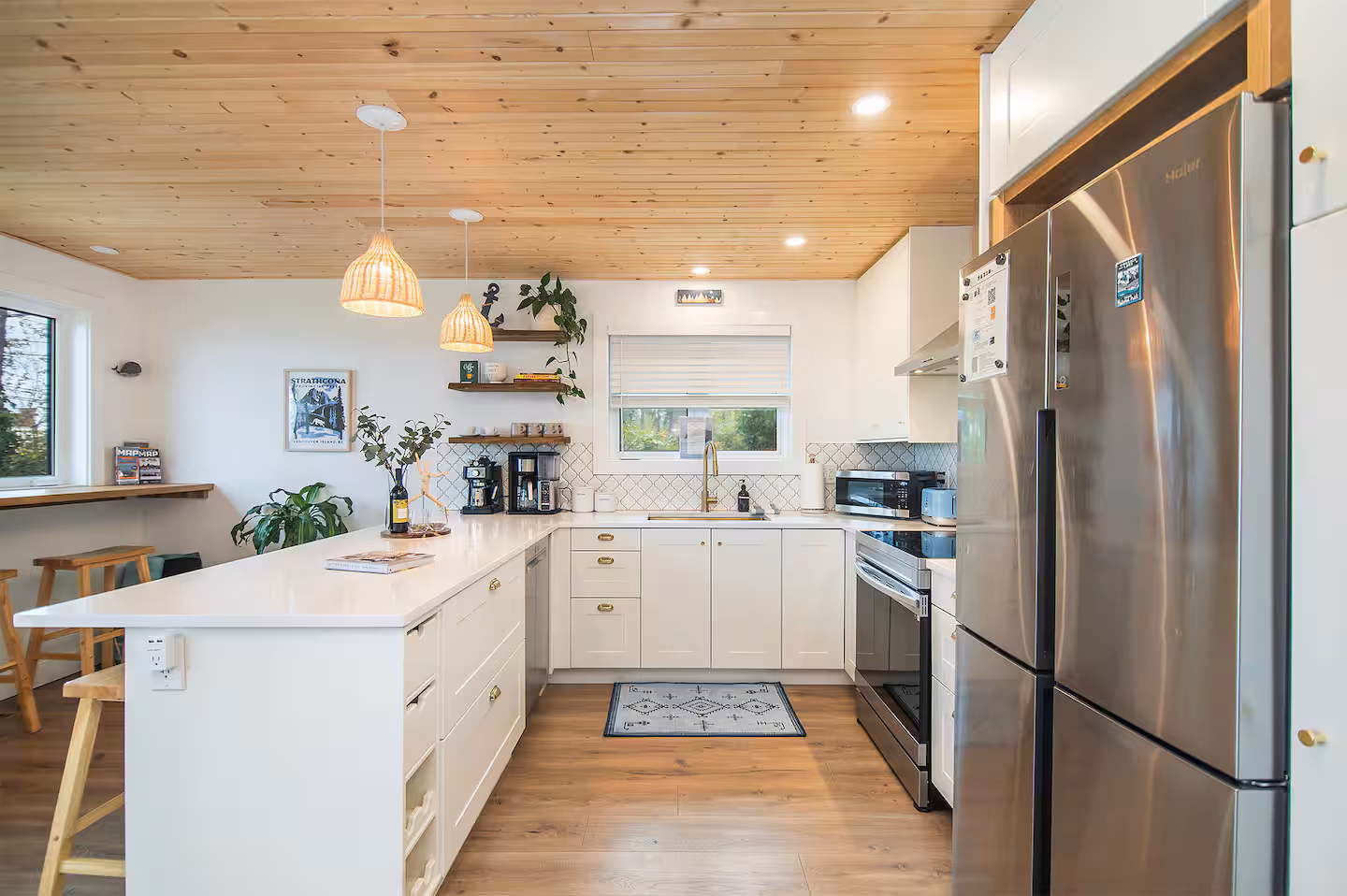 SHELTER Unit A — Scandinavian-inspired oceanfront suite 4