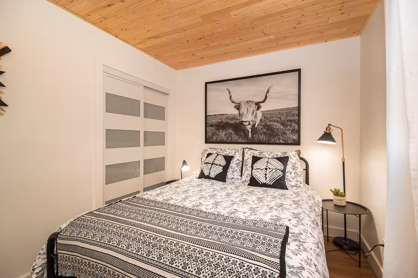 SHELTER Unit A — Scandinavian-inspired oceanfront suite 6